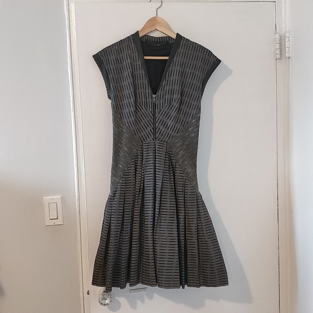 Cut 25 V neck dress